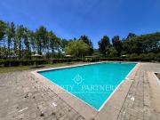 Tres casas en exclusivo condominio Santa Helena