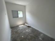 Três dormitórios em frente à praia. Varanda no quarto e sala