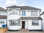 Tretawn Gardens, Mill Hill, 5 Bedroom Detached