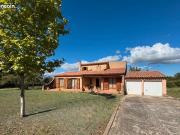 Trets au calme maison individuelle T6 double garage sur...