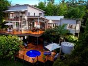 Tri Level Living With Stunning Skyline Views!