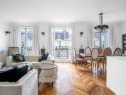 Triangle d’Or Appartement au dernier étage rénové