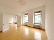 Trier: Charmante Altbauwohnung mit Flügeltür und hohen...