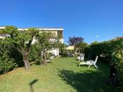 Trilocale con giardino, Massa marina di