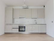 Trilocale in affitto a Milano via Bergognone, Solari