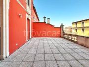 Trilocale in affitto a Milano via Spartaco, Montenero