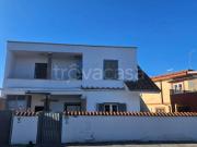 Trilocale in vendita a Fiumicino via del Faro, 202,...