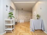 Trilocale in vendita a Milano via Carlo Farini, 36, Isola