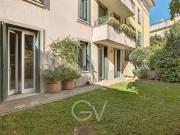 Trilocale in vendita a Milano via Altaguardia, Porta...