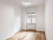 Trilocale in vendita a Milano viale Monte Nero, Porta...