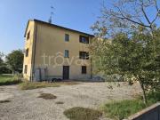 Trilocale in vendita a Parma, Vicofertile