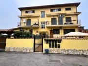 Trilocale in vendita a Roma via Aci Sant'Antonio,...