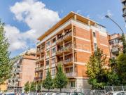 Trilocale in vendita a Roma via Aristide Leonori, 113,...