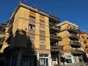 Trilocale in vendita a Roma via Busalla, Torrevecchia