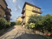 Trilocale in vendita a Roma via Camocelli, Rocca Cencia