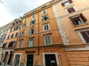 Trilocale in vendita a Roma via del Boschetto, Monti