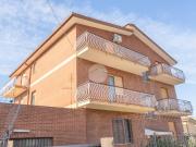 Trilocale in vendita a Roma via Frontone, 1, Corcolle