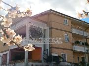 Trilocale in vendita a Roma via Mandanici, Rocca Cencia