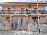 Trilocale in vendita a Roma via Mineo, Tor Bella Monaca