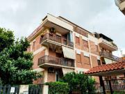 Trilocale in vendita a Roma via Monticiano, 22, Trullo...