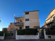 Trilocale in vendita a Roma via Pier Francesco Mola,...