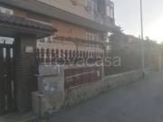Trilocale in vendita a Roma via Viagrande, Fontana Candida