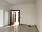 Trilocale in vendita a Taranto via Alberto Viscardi, 18,...