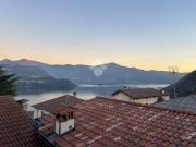 Trilocale in vendita a Tavernola Bergamasca via Pozzo, 9