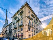 Trilocale in vendita a Torino via Gioachino Rossini, 14,...