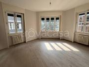 Trilocale in vendita a Varese, Centro città