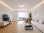 Trilocale in vendita a Varese via Silvestro Sanvito, 60,...