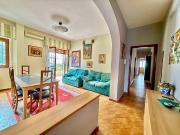 Trilocale in vendita ad Aci Catena via Salvo...