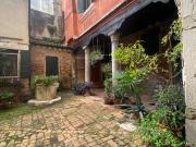 Trilocale ristrutturato a Venezia