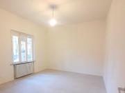 Trilocale ristrutturato in via solari, Parma