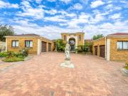 Triple living at its best / development opportunity