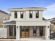 Luxury Brand New Town House in Glen Waverley Secondary...