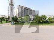 Triple plots or 1 pair & 1 in front of these plot...