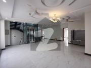 Triple Storey House Available On Rent