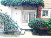 Tríplex 4 ambientes + garage. Excelente. V. Luro