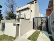 TRIPLEX COM TERREÇO VISTA NASCER E PÔR DO SOL