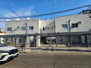 TRIPLEX DE 4 AMBIENTES A LA VENTA EN HAEDO CON PATIO Y...