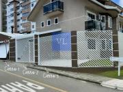 Triplex de esquina à Venda no Centro de São José dos...