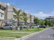 Triplex en alquiler anual con muebles en Solares de...