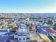 Triplex novo em condomínio no bairro Uberaba