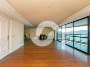 Triplex para venda possui 650 metros quadrados com 4...