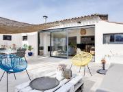 Triplex totalement rénovée dans résidence sécurisée...