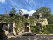 Trois maisons de caractère en pierre, avec piscine et...