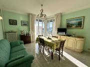 Trois pièces avec terrasse, vue mer, cave et parking...