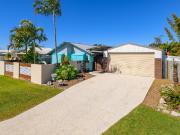 Tropical Retreat Backing onto Bushland Pool, Privacy &...