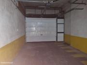 Trs lugares de estacionamento Centro Comercial Mouras...
